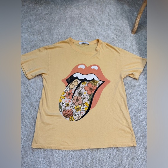 DAYDREAMER ROLLING STONES FLOWER TONGUE BOYFRIEND TEE SUNNY S - Picture 4 of 6